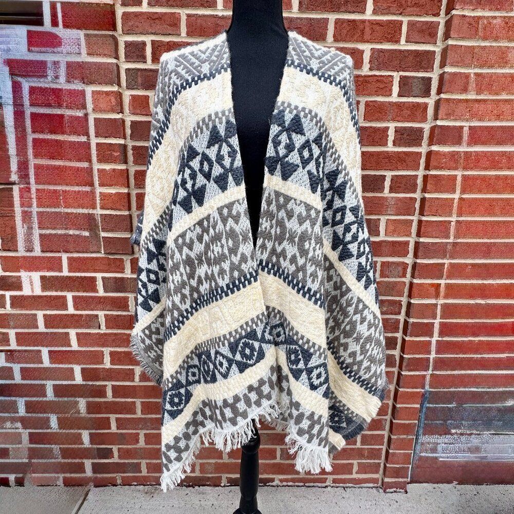 Bob Timberlake Sweater Poncho Cardigan Cape Gray Cream Fringe Cozy Cabincore